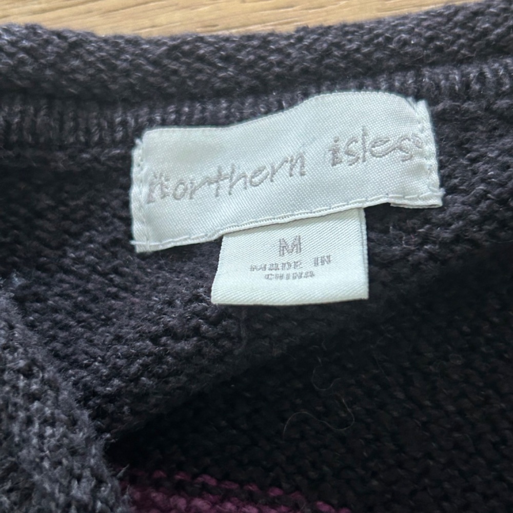 Vintage Northern Isles, size M Aztec design cardigan - Picture 3 of 6